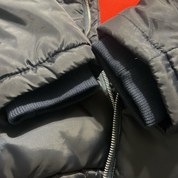 Boys 10/12 T.H coat - Picture 11 of 11